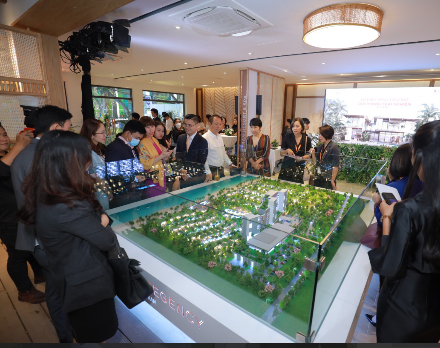IFF Holdings khai trương văn phòng trải nghiệm dự án Hyatt Regency Ho Tram Residences